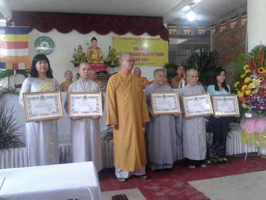 Tien Giang province: provincial Vietnam Buddhist Sangha reviews charity activities 2014 